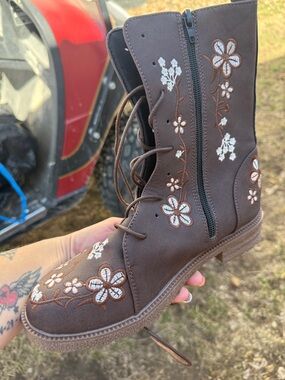 Brown Floral Embroidered Lace-Up Ankle Boots